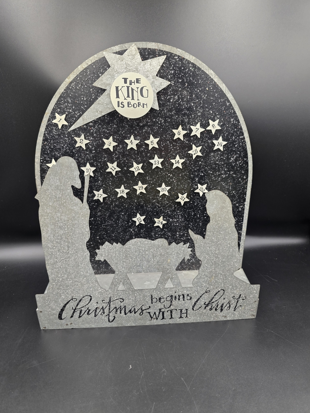 The King Is Born Nativity Countdown Décor - Gray